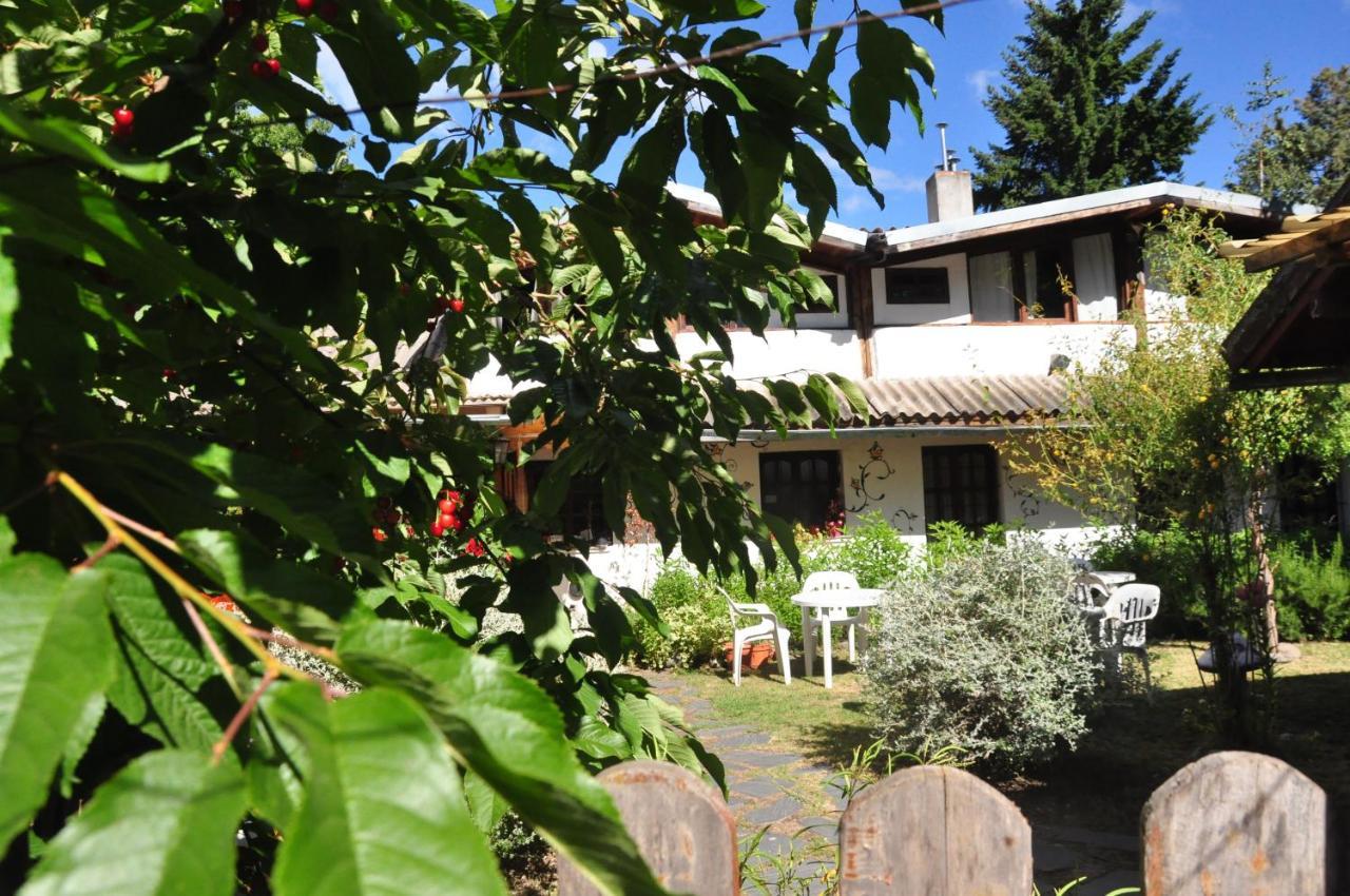 La Casa Del Arbol - Hostel El Bolsón エクステリア 写真