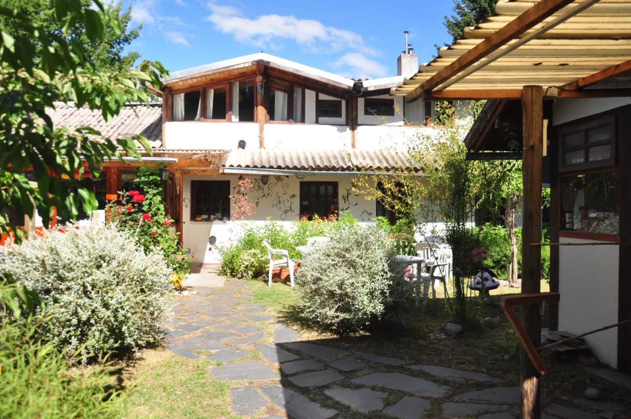 La Casa Del Arbol - Hostel El Bolsón エクステリア 写真