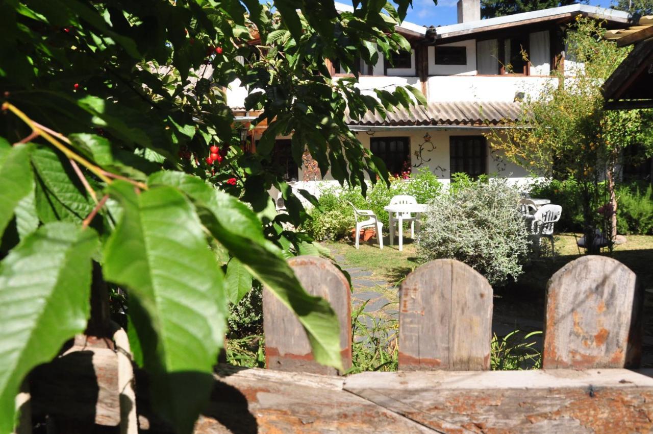 La Casa Del Arbol - Hostel El Bolsón エクステリア 写真
